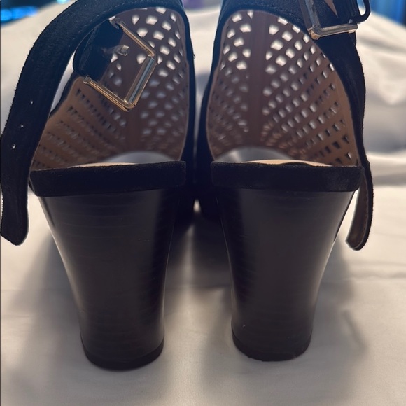 Liz Claiborne Black Mesh Heels with Open-Toe Design - Picture 3 of 4